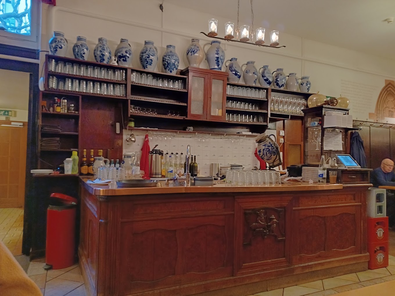 Unsere Theke mit Frankfurter Bembeln